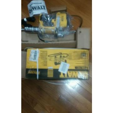 New Dewalt DCGG571B 20V 20 Volt Max Lithium Ion Cordless Grease Gun (Bare tool)