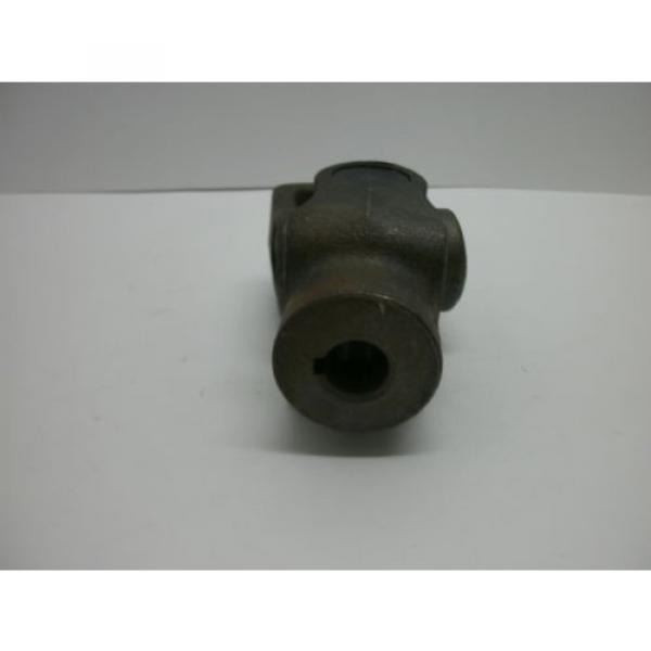 INIVERSAL JOINT UJS 10 BORE 5/8&#034; UJS 12 BORE 3/4&#034; WITH GREASE FITTING  NO BOX #4 image