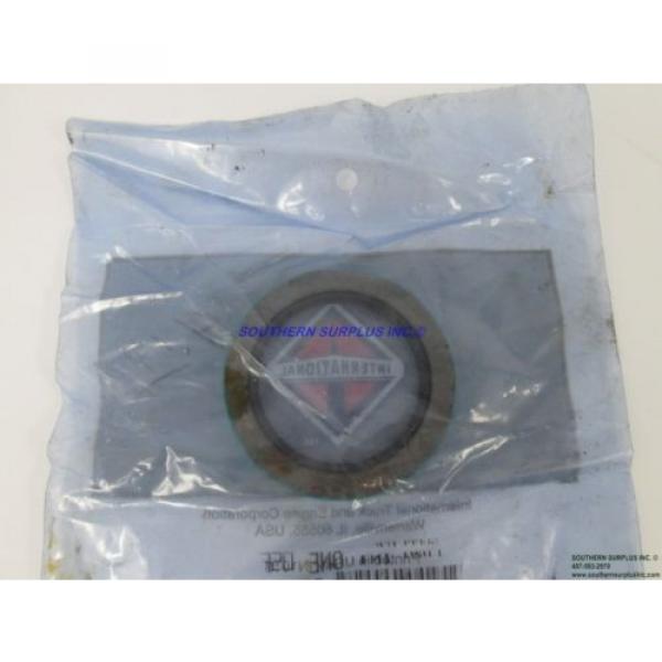 International 1668454C1 Oil Grease Seal Navistar IHC 1668454-C1 #1 image