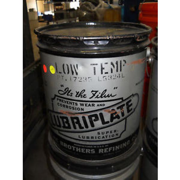 LUBRIPALTE LOW TEMPERATURE GREASE LUBE L0172-035 17235 Expires 05/2006 #1 image